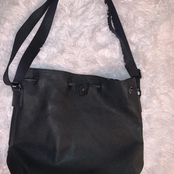 COPY - LULULEMON BLACK ATHLETICA BUCKET HANDBAG/CROSSBODY - Picture 14 of 15